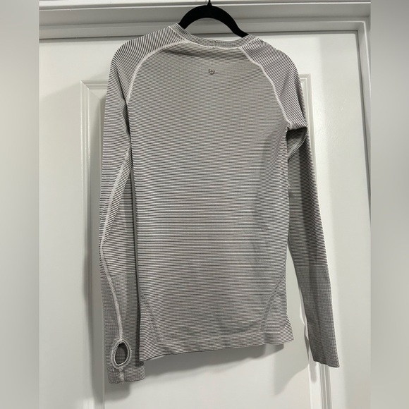 Lululemon Swiftly Tech Long Sleeve 2.0-Callouts Noted In Description - Picture 2 of 3